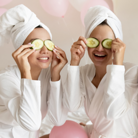 Spa Laundry Featuring Guests In Robes And Towels 600X600