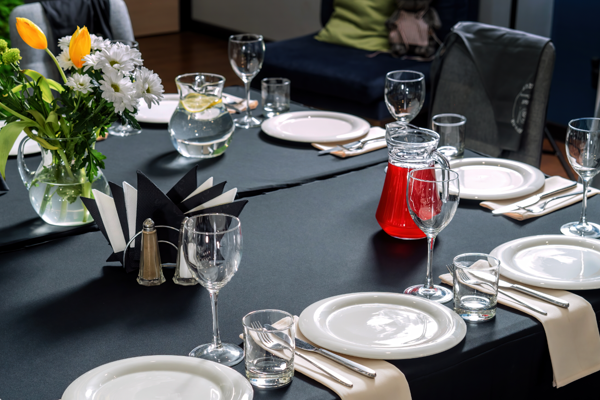 Restaurant Laundry Black And White Table Setting 1800X900